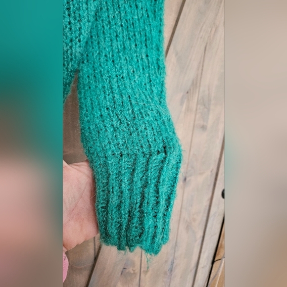 STRUT & BOLT Green Wool blend slouchy cardigan. Size M - Picture 7 of 11